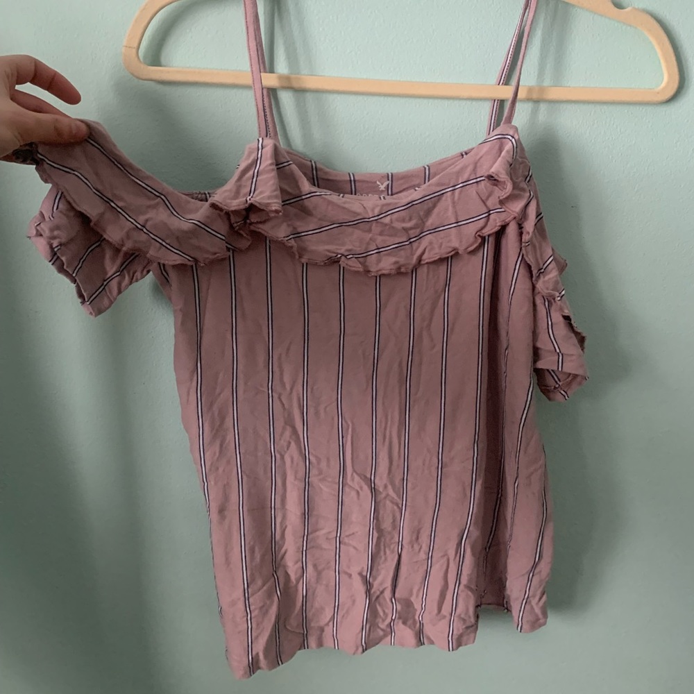 Off- the - shoulder t-shirt